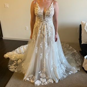 NEW Martina Liana wedding dress (1137/1105)